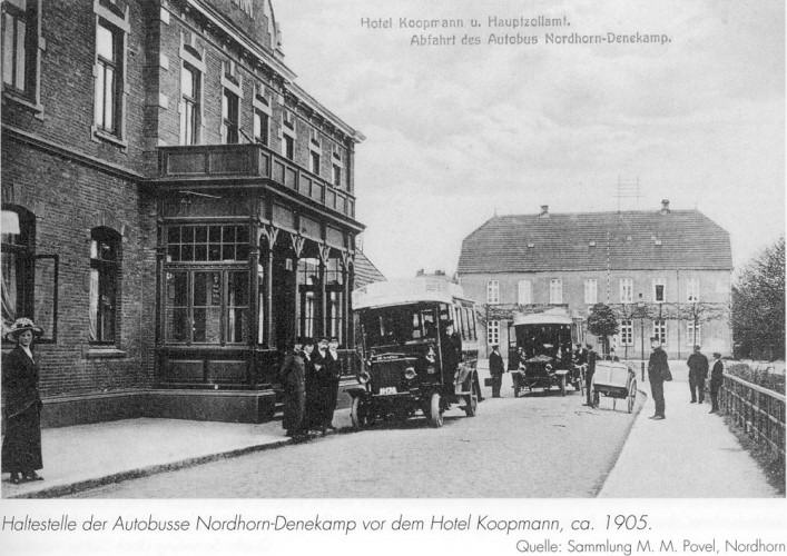Links im Bild Hotel Koopmann ums Jahr 1905, im Hintergrund das Hauptzollamt