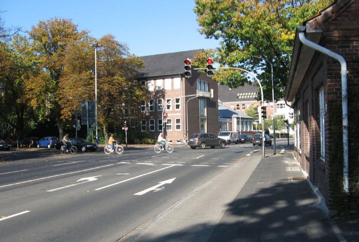 Stadtring mit Agentur fr Arbeit und ehemaligem Fotogeschft Zahn, 2007